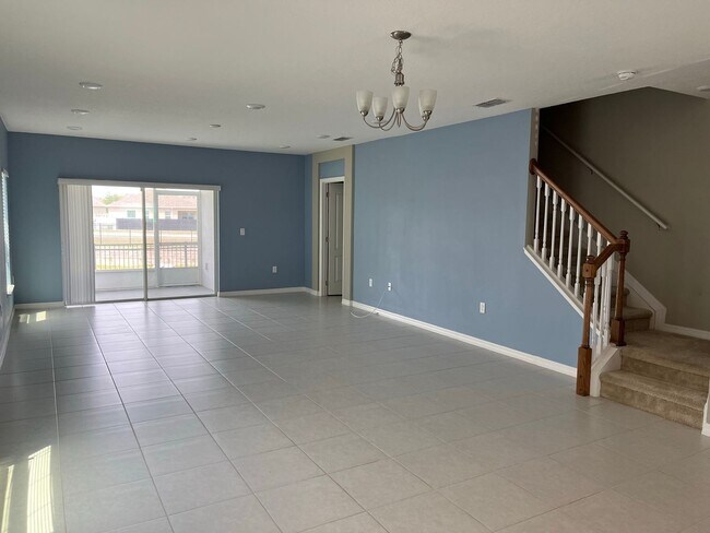 Building Photo - 189 Primrose Dr
