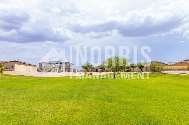 Building Photo - MOVE-IN SPECIAL: Large Home in Coolidge