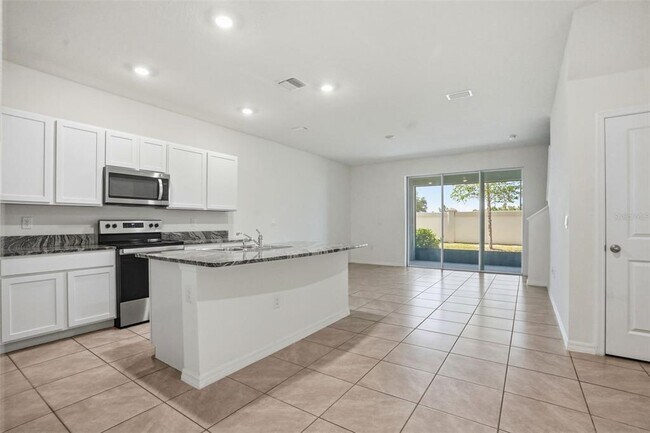 Building Photo - 5267 Dragonfly Dr