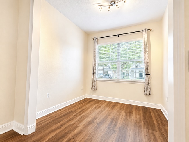 Building Photo - Upgraded 2Bedrooms/2Baths condo in a vibrant lifestyle Winter Garden community!