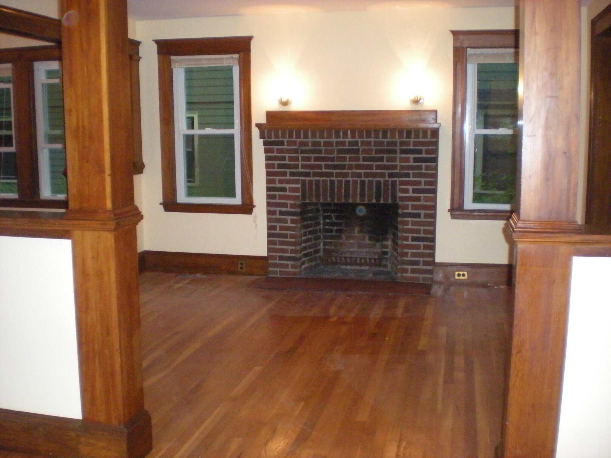 Building Photo - 60 Landseer St