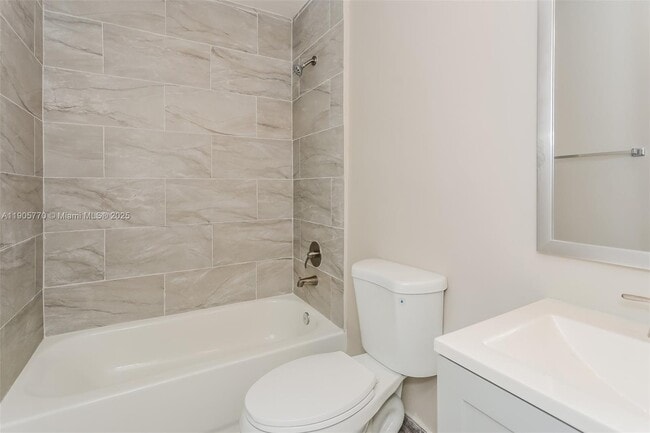 Building Photo - 16905 SW 106th Ct