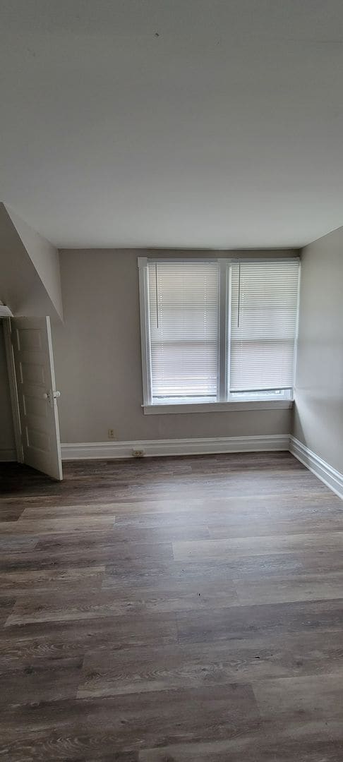 Building Photo - 3 bedroom, 1 bath, 2 story single family house