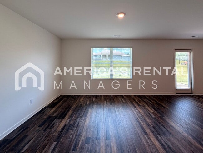 Building Photo - 305 Pne Rdg Dr