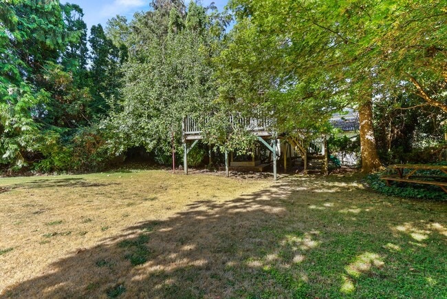 Building Photo - 9877 SE 33rd Ave