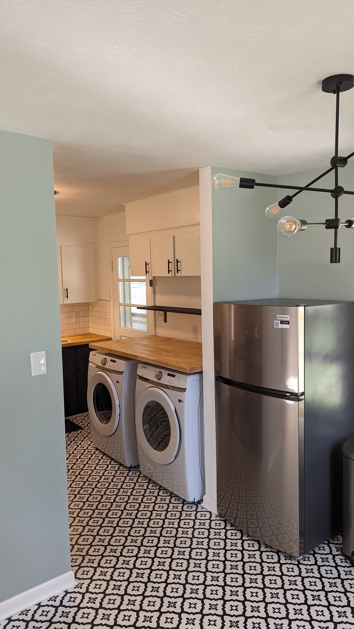 Building Photo - 732 Fairview Rd