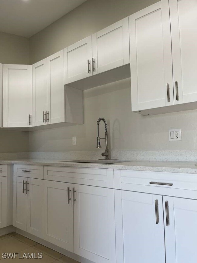 Building Photo - 2806-2804 Hawalaska St