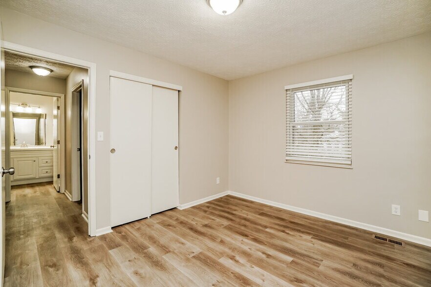 Building Photo - 1658 Sandy Side Dr
