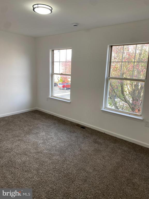 Building Photo - 204 Banbury Terrace