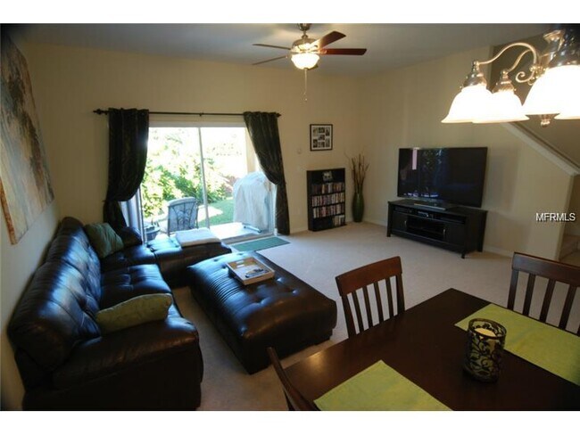 Building Photo - 3260 Retreat View Cir