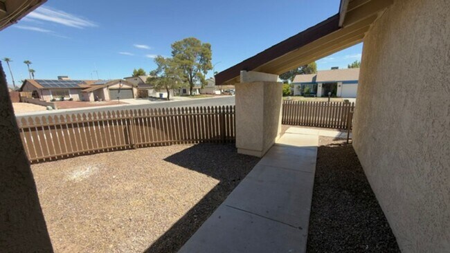 Building Photo - 4295 Sunnyview Ct