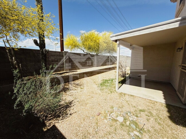 Building Photo - 15802 N Hidden Valley Ln