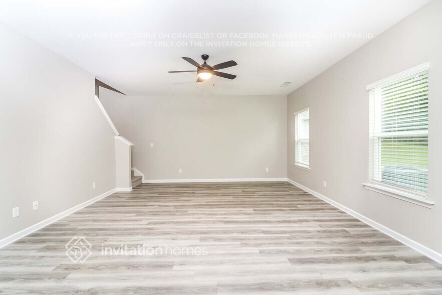Building Photo - 3080 Azteca Wy