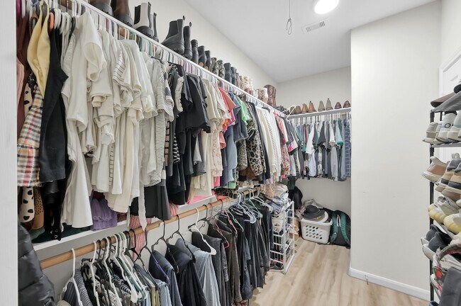 Building Photo - 29705 Meridian Hill Dr