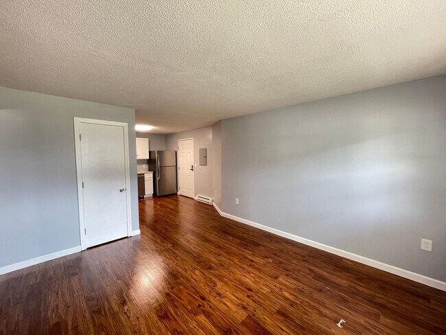 Building Photo - 179 Loudon Rd