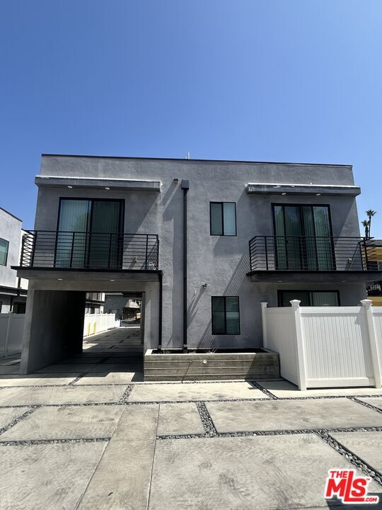 Building Photo - 13928 Bessemer St