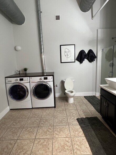 In-Suite Washer/Dryer - 801 Broadway Ave NW