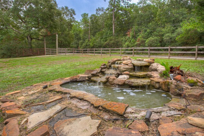 Building Photo - 6016 Teas Nursery Rd