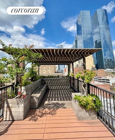 Building Photo - 308 W 30th St