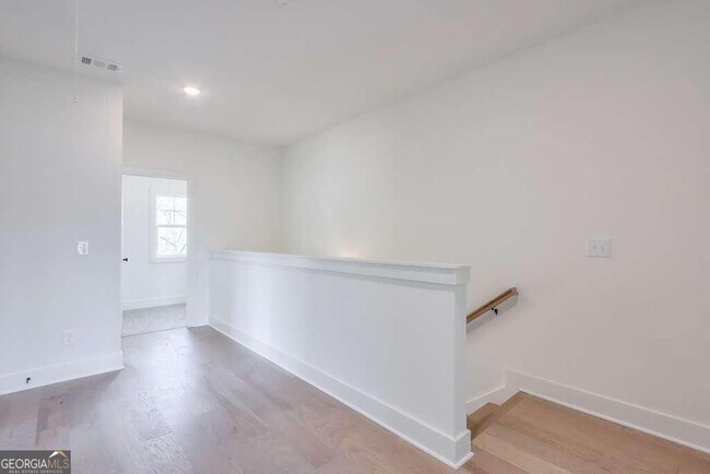 Building Photo - 143 Hosch St