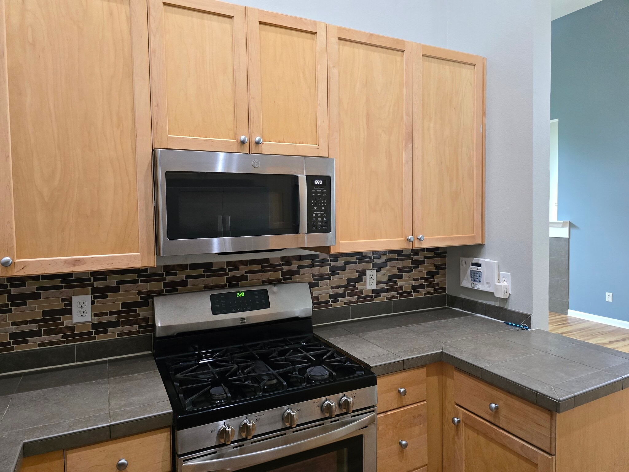 Kitchen - 454 Shelton Pl NE