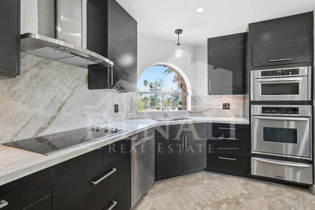 Building Photo - 10643 N Indian Wells Dr