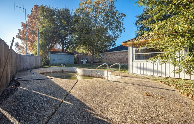 Building Photo - 3 Bedroom 2 Bath Back Bay Luxury Rental Home