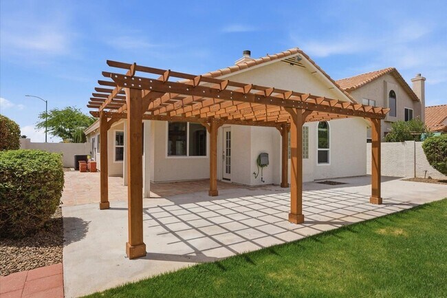Building Photo - 5958 E Kelton Ln