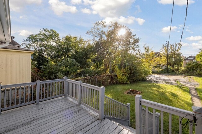 Building Photo - $1650 - Large 4 Bedroom, Renovated Home
