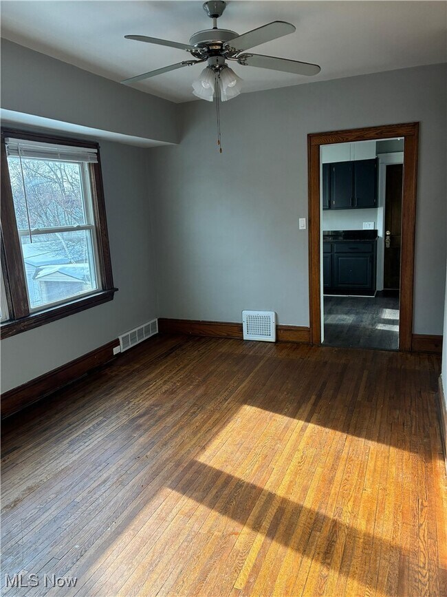 Building Photo - 3492 W 100th St