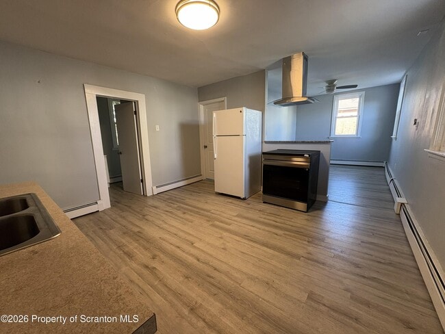 Building Photo - 107 Homestead St