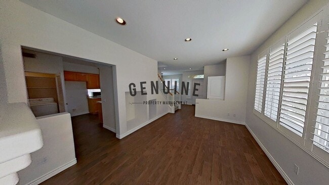 Building Photo - Spacious 3Bd 2.5Ba Home w/Den