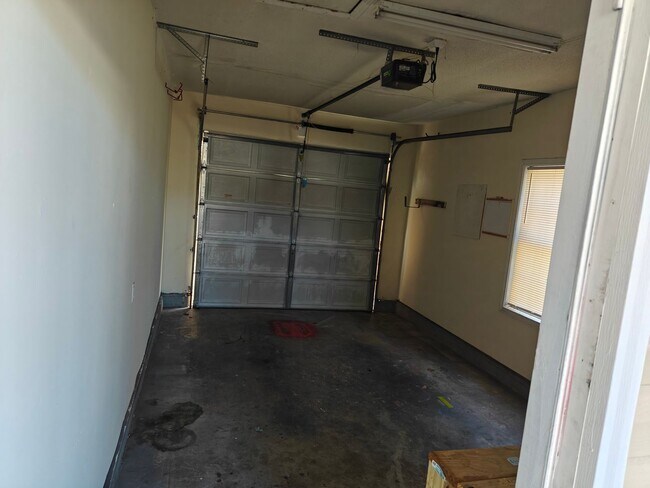 Building Photo - 3840 Goforth Dr