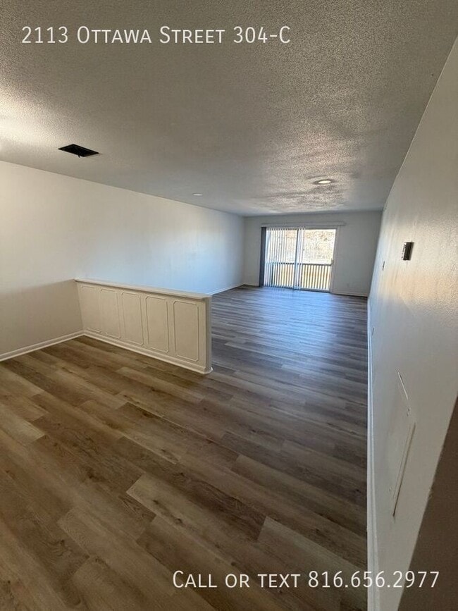 Building Photo - 2113 Ottawa St