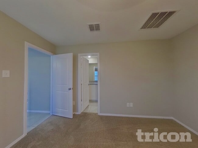 Building Photo - 2504 Bunkerton Dr