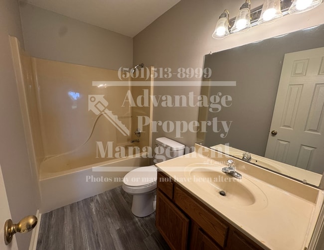 Building Photo - 2215 Cedar Oaks Dr