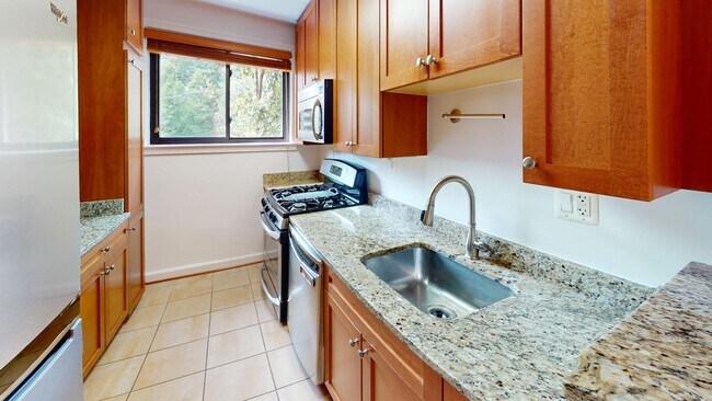 Building Photo - 2725 39th St NW