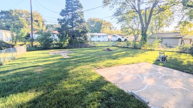Building Photo - 845 Florland Dr
