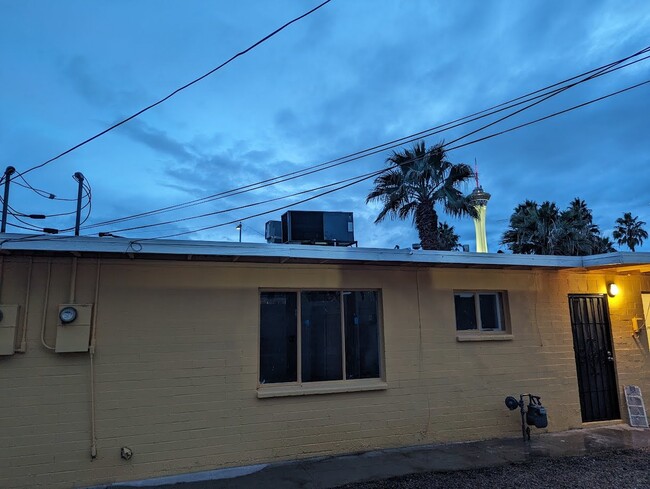 Building Photo - 1304 Rexford Pl