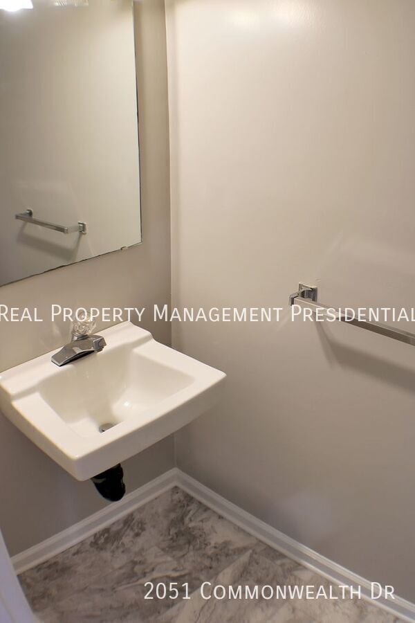 Building Photo - 2051 Commonwealth Dr