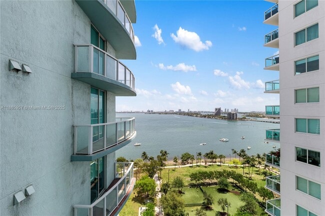 Building Photo - 1900 N Bayshore Dr