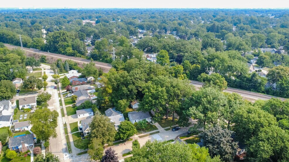 Building Photo - 1016 Lawndale Dr