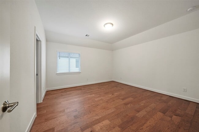 Building Photo - 6 Clearview Terrace Pl