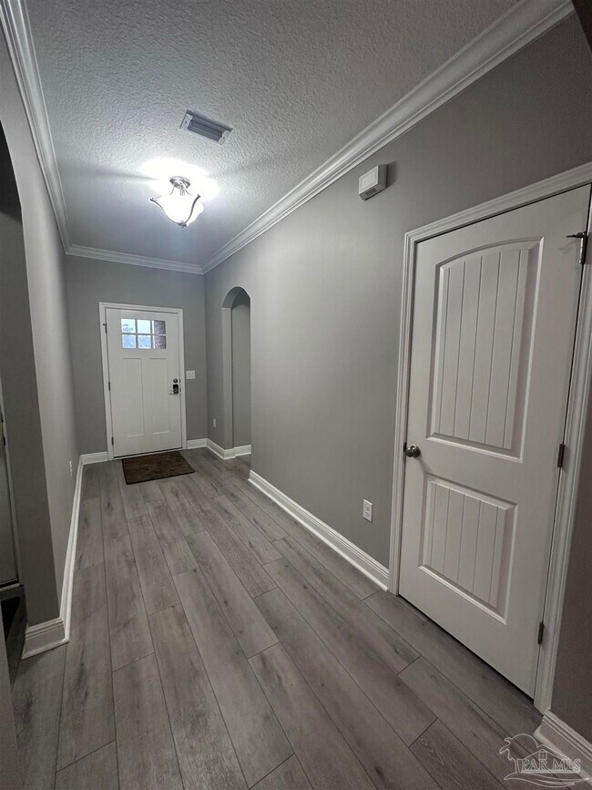 Building Photo - 4745 Dupont Cir