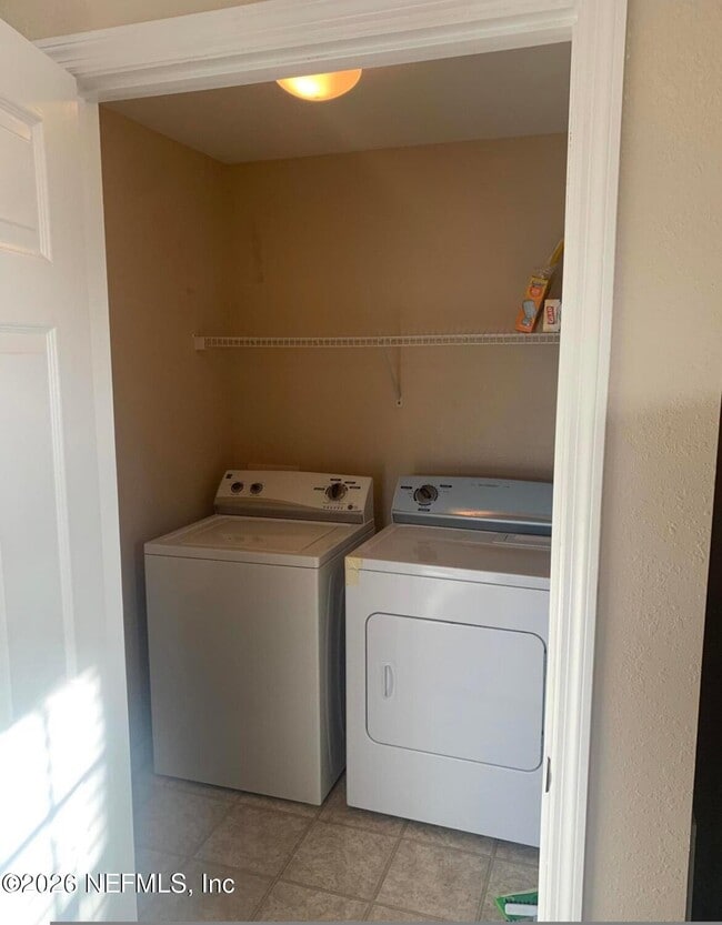 Building Photo - 7800 Point Meadows Dr