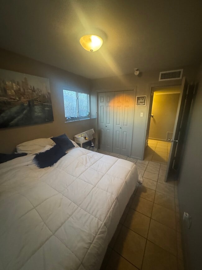 Building Photo - 6437 Dawn Dr