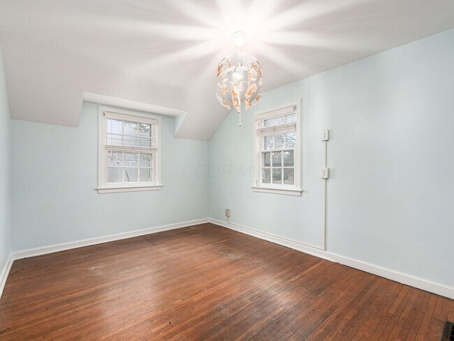 Building Photo - 495 Northview Dr