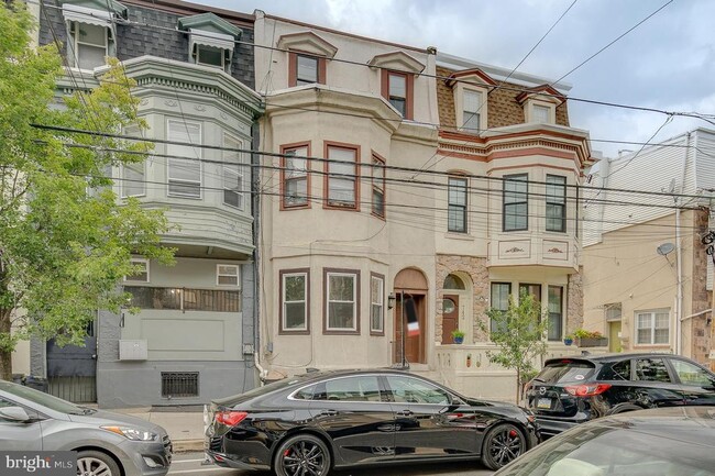 Building Photo - 744 S 22nd St