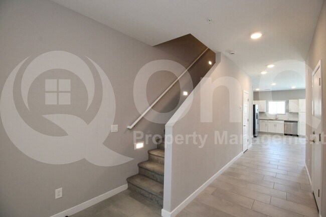 Building Photo - 2234 W El Caro Dr