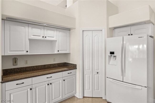 Building Photo - 2822 SW 49th Terrace